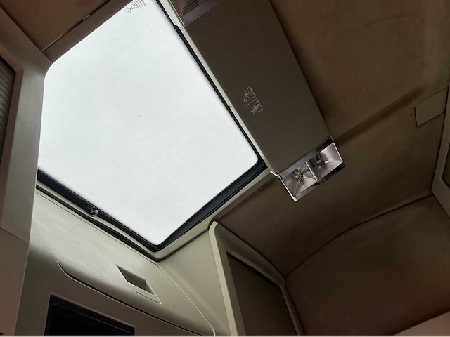 2018 volvo fh schade trekker (74113-696) - afbeelding 21 van  36