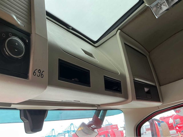 2018 volvo fh schade trekker (74113-696) - afbeelding 22 van  36