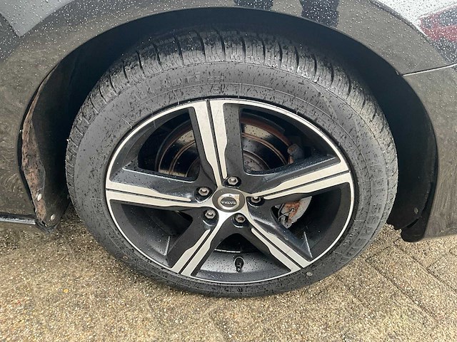 2018 volvo v40 2.0 t4 business sport rijschoolauto - afbeelding 17 van  28