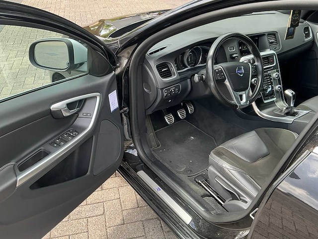 2018 volvo v60 2.0 d4 bus. sport - afbeelding 10 van  36