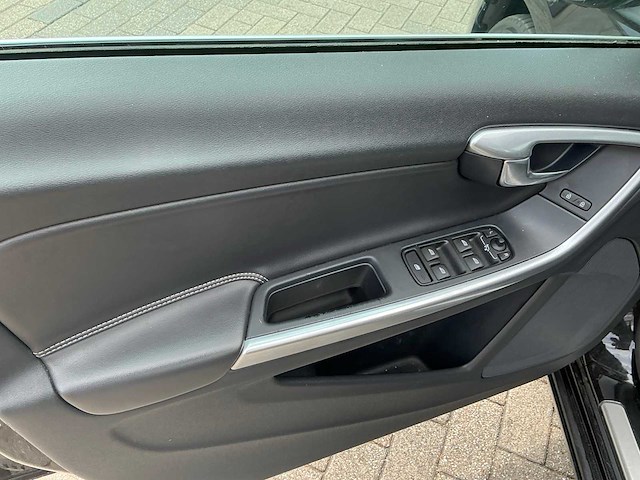 2018 volvo v60 2.0 d4 bus. sport - afbeelding 11 van  36
