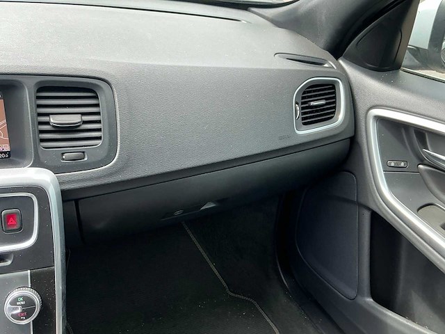 2018 volvo v60 2.0 d4 bus. sport - afbeelding 20 van  36