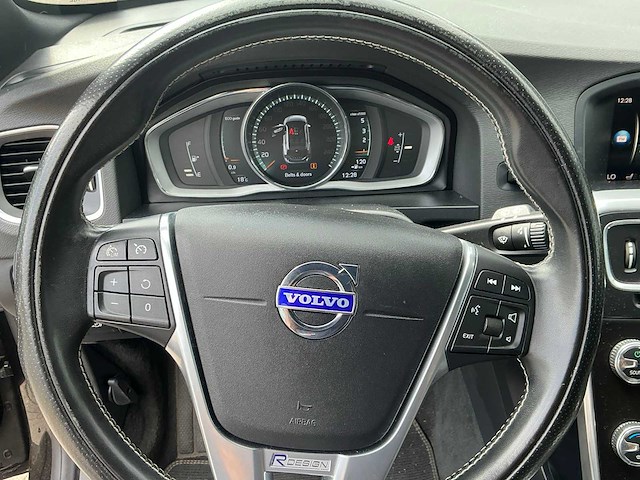 2018 volvo v60 2.0 d4 bus. sport - afbeelding 15 van  19