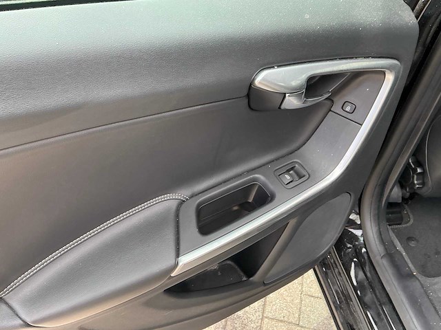 2018 volvo v60 2.0 d4 bus. sport - afbeelding 4 van  19