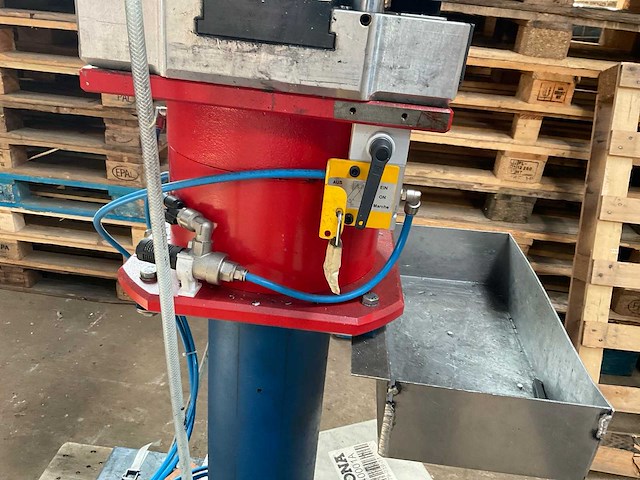 2018 wicona 5040001 pneumatische aluminium profiel ponsmachine - afbeelding 18 van  35