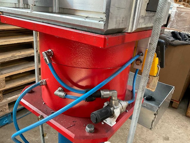 2018 wicona 5040001 pneumatische aluminium profiel ponsmachine - afbeelding 20 van  35