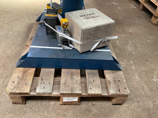 2018 wicona 5040001 pneumatische aluminium profiel ponsmachine - afbeelding 28 van  35
