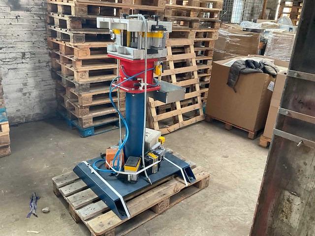 2018 wicona 5040001 pneumatische aluminium profiel ponsmachine - afbeelding 23 van  35
