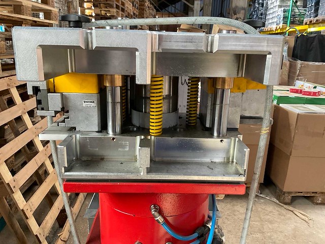 2018 wicona 5040001 pneumatische aluminium profiel ponsmachine - afbeelding 33 van  35