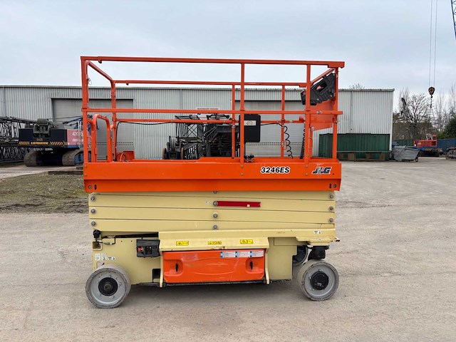 2019 - jlg - 3246 es - schaarhoogwerker 11.68m - 286uur - afbeelding 9 van  10