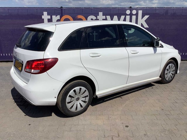 2019 - mercedes-benz - b-klasse - 220 d ambition - personenauto - afbeelding 4 van  14