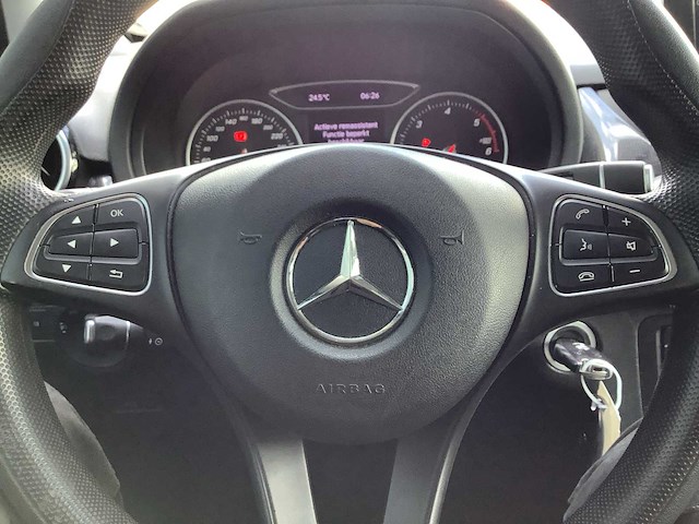 2019 - mercedes-benz - b-klasse - 220 d ambition - personenauto - afbeelding 2 van  14