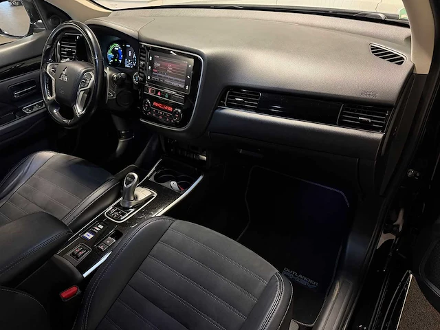 2019 - mitsubishi - outlander - 2.4 phev intense - afbeelding 8 van  23