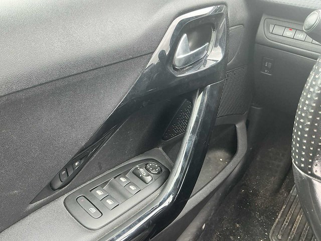 2019 - peugeot - 2008 - 1.5 bluehdi bl all. - personenauto - afbeelding 9 van  10