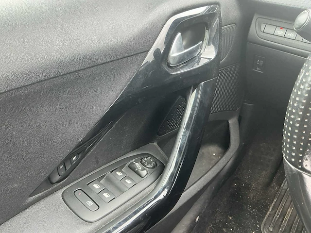2019 - peugeot - 2008 - 1.5 bluehdi bl all. - personenauto - afbeelding 4 van  14