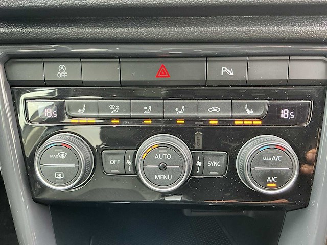 2019 - volkswagen - t-roc - 1.5 tsi sport bnsr - personenauto - afbeelding 2 van  16