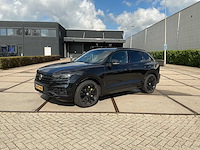 2019 - volkswagen - touareg - 4.0 tdi r-line - car