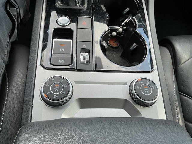 2019 - volkswagen - touareg - 4.0 tdi r-line - car - afbeelding 1 van  1