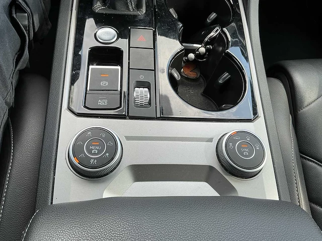 2019 - volkswagen - touareg - 4.0 tdi r-line - car - afbeelding 14 van  28