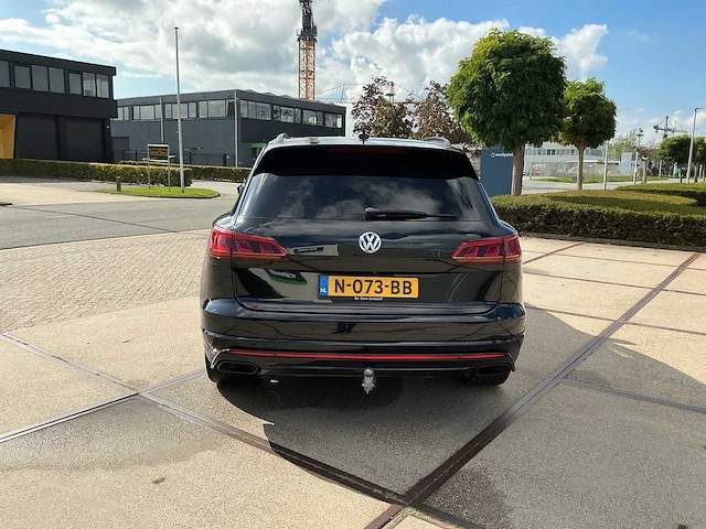 2019 - volkswagen - touareg - 4.0 tdi r-line - car - afbeelding 18 van  28