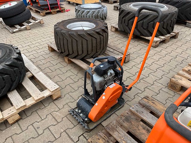 2019 altrad / belle lc3228 compacte trilplaat - afbeelding 1 van  7