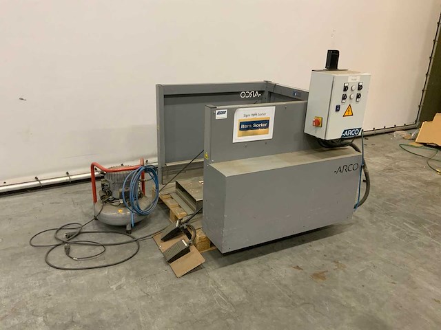 2019 arco 318050235 sorteermachine - afbeelding 1 van  8