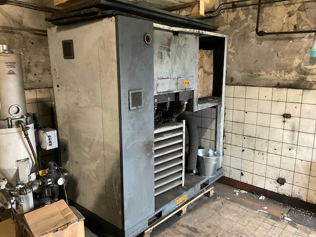 2019 atlascopco ga110vsd+ff, ga45 inhoud compressorruimte - afbeelding 9 van  24