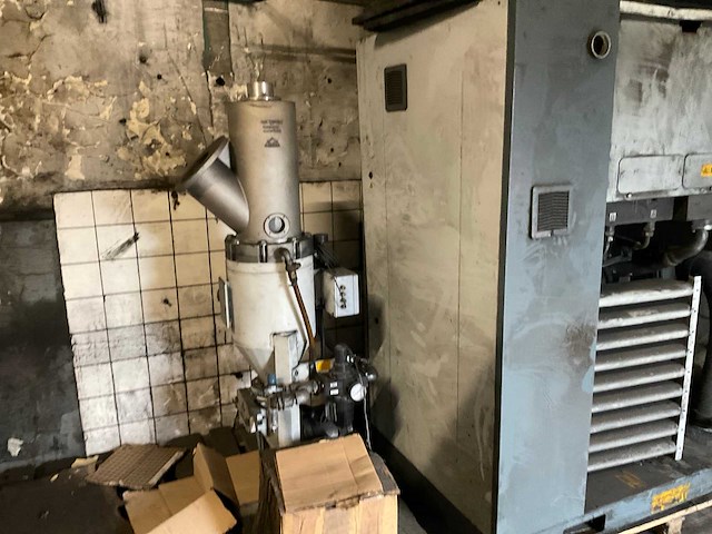 2019 atlascopco ga110vsd+ff, ga45 inhoud compressorruimte - afbeelding 10 van  24