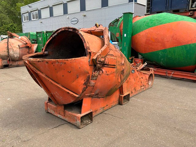 2019 beco kub2000 betonkubel - afbeelding 1 van  8