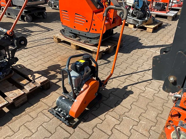 2019 belle / altrad lc3228 compacte trilplaat - afbeelding 1 van  7