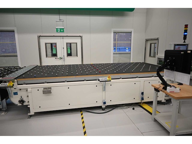 2019 benteler layup glas assembly unit met conveyor en batch conveyor ball roller table for glas loading (c) - afbeelding 6 van  23