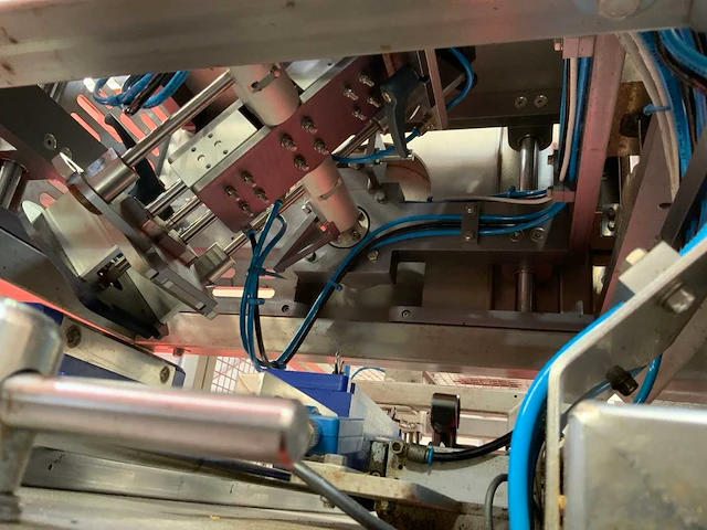 2019 burg metaal dsl-1 rvs bakjes vul- en dekselsluit verpakkingslijn - afbeelding 3 van  17