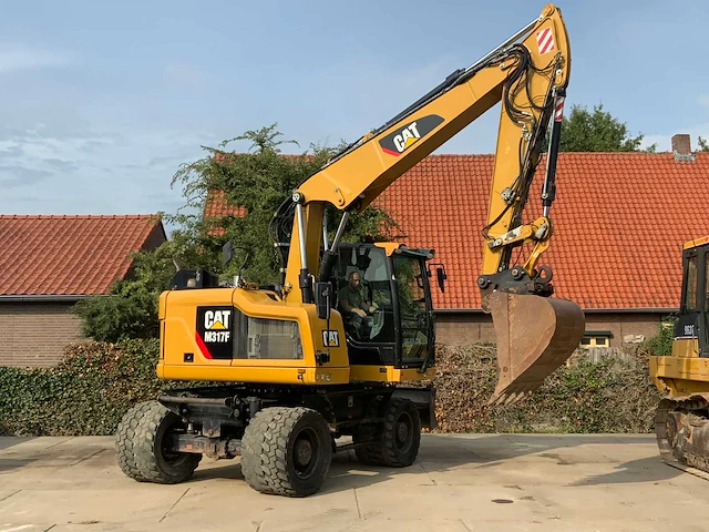 2019 caterpillar m317f banden graafmachine - afbeelding 2 van  44