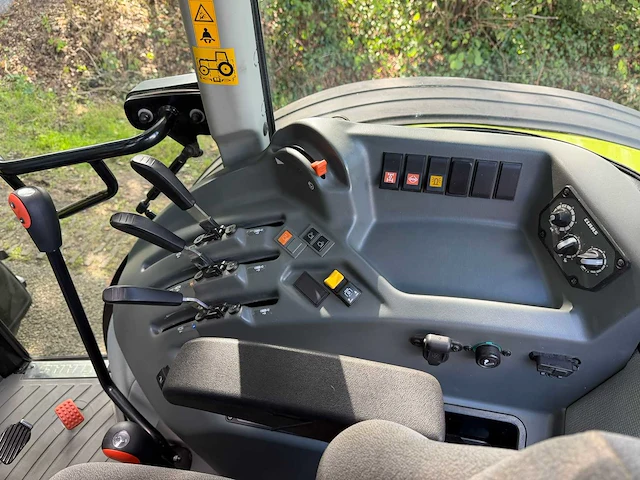 2019 claas elios 240 vierwielaangedreven landbouwtractor - afbeelding 12 van  15