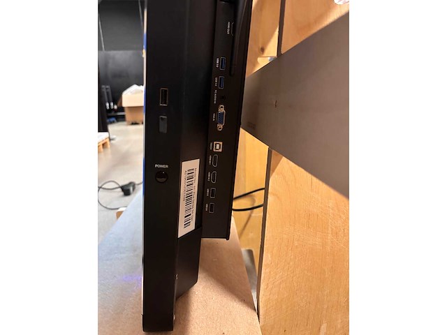 2019 clevertouch plus 5th gen interactive touchscreen 65” - afbeelding 3 van  4