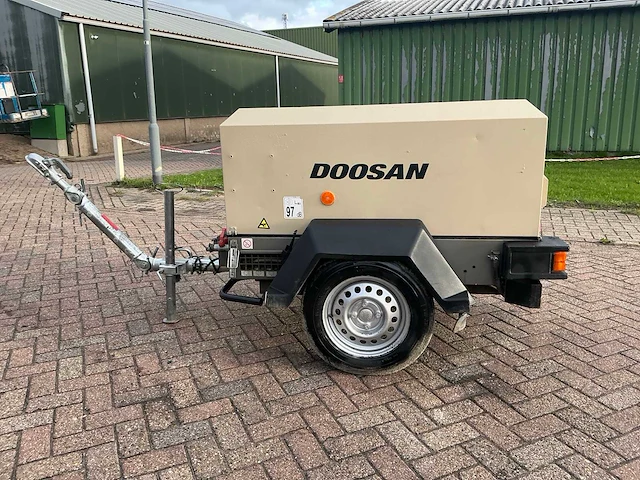 2019 doosan 7/20 luchtcompressor - afbeelding 9 van  12