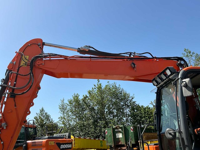 2019 doosan dx170w banden graafmachine - afbeelding 4 van  4