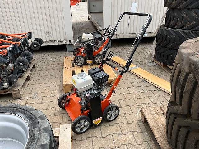 2019 eliet e401 vm verticuteermachine - afbeelding 1 van  10