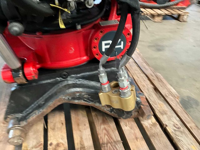 2019 eurosteel rototilt r4 draaikantelstuk “cw30” - afbeelding 12 van  13