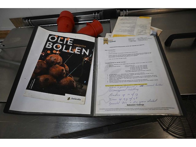 2019 everbake capway creare automatic 4-delige rvs oliebollen friteuse met pneumatisch opduwsysteem - afbeelding 8 van  9