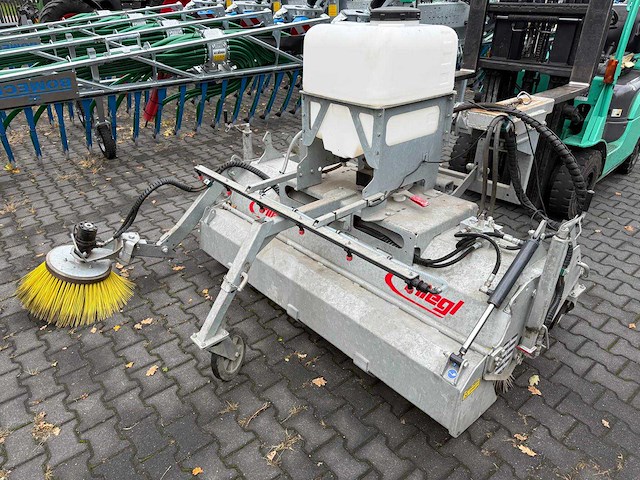 2019 fliegl veegmachine khe185/500 straatveegmachine - afbeelding 1 van  10