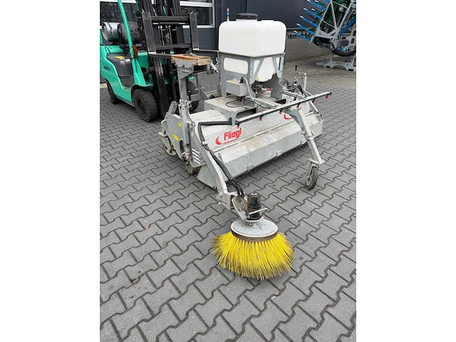 2019 fliegl veegmachine khe185/500 straatveegmachine - afbeelding 4 van  10