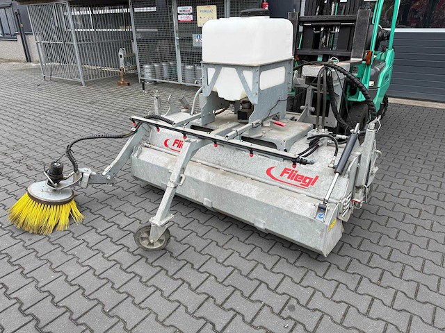 2019 fliegl veegmachine khe185/500 straatveegmachine - afbeelding 6 van  10