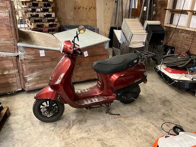 2019 gts bromscooter brommer - afbeelding 1 van  11