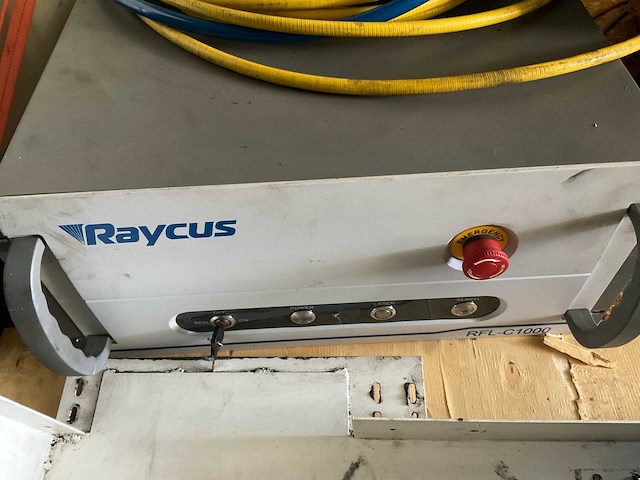 2019 gweike 3015 fiber lasersnijmachine met buislaser in 20ft zeecontainer - afbeelding 8 van  37