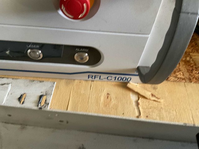 2019 gweike 3015 fiber lasersnijmachine met buislaser in 20ft zeecontainer - afbeelding 9 van  37