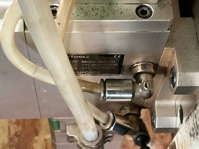 2019 gweike 3015 fiber lasersnijmachine met buislaser in 20ft zeecontainer - afbeelding 11 van  37