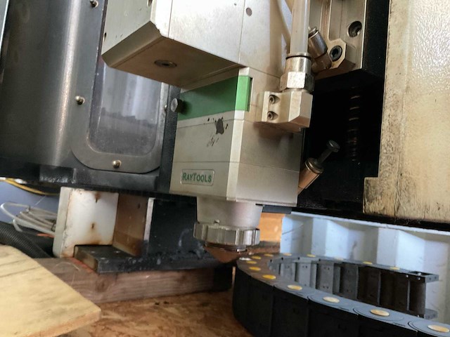 2019 gweike 3015 fiber lasersnijmachine met buislaser in 20ft zeecontainer - afbeelding 13 van  37