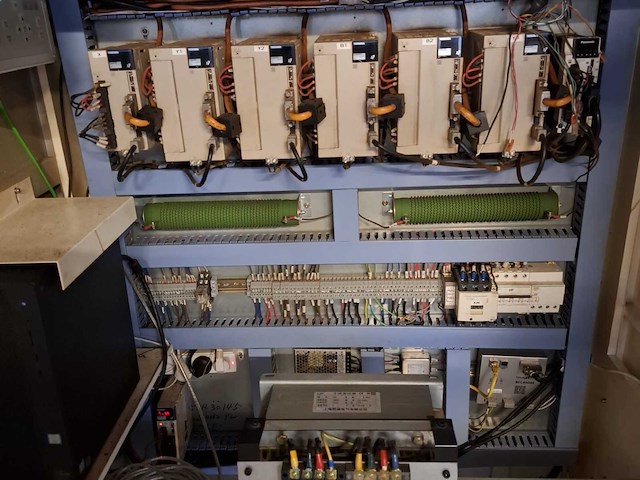 2019 gweike 3015 fiber lasersnijmachine met buislaser in 20ft zeecontainer - afbeelding 31 van  37