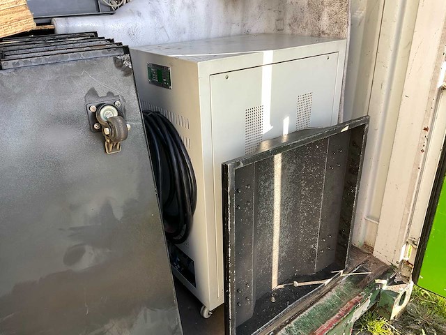 2019 gweike 3015 fiber lasersnijmachine met buislaser in 20ft zeecontainer - afbeelding 33 van  37